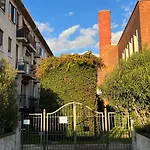 Lucky House *
