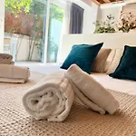 Lucky House Apartment *